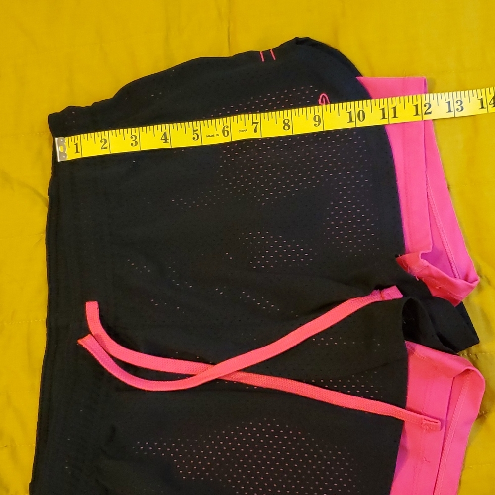 Shorts - Picture 4 of 4